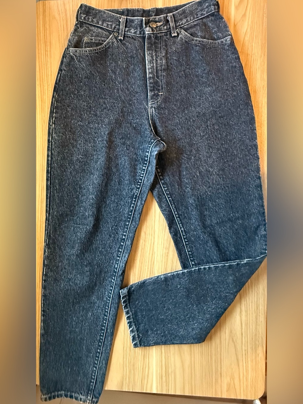 Vintage 1990 LL Bean Acid Wash High Waisted Straight Leg Jeans
Made in USA Sz 8